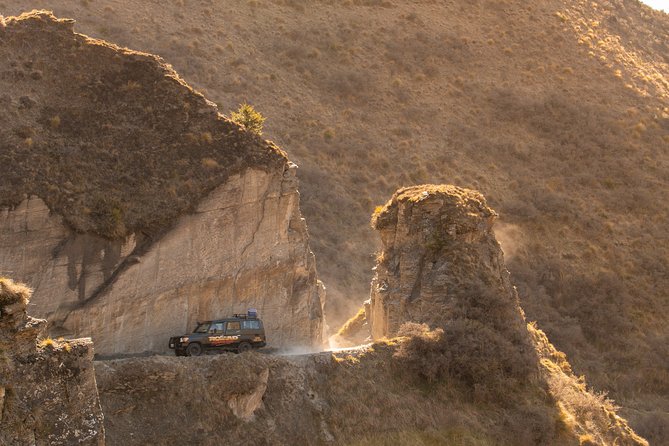 Skippers Canyon 4WD Heritage half day Tour from Queenstown - Deep Creek Gold Panning On The Shotover River
